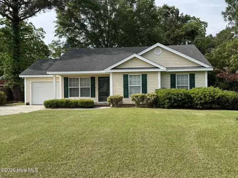 1905 N County Dr, Castle Hayne, NC 28429