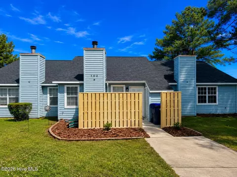 102 Witten Cir #B, Havelock, NC 28532