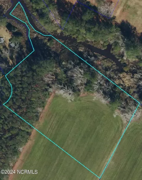 380 Stillwater Ln, Oriental, NC 28571