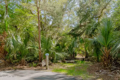 6 Gray Fox Ct, Bald Head Island, NC 28461