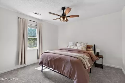 Bedroom - 104 Pine Needle Dr, Hubert, NC 28539 photo 5 of 6