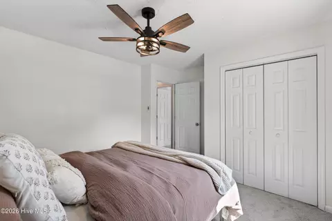 Bedroom - 104 Pine Needle Dr, Hubert, NC 28539 photo 6 of 6