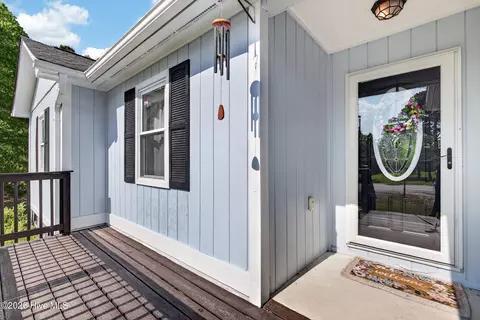 Exterior - 104 Pine Needle Dr, Hubert, NC 28539 photo 1 of 4