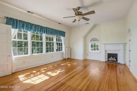 Bedroom - 411 E Front St, New Bern, NC 28560 photo 6 of 7
