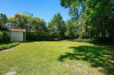 Exterior - 411 E Front St, New Bern, NC 28560 photo 5 of 9