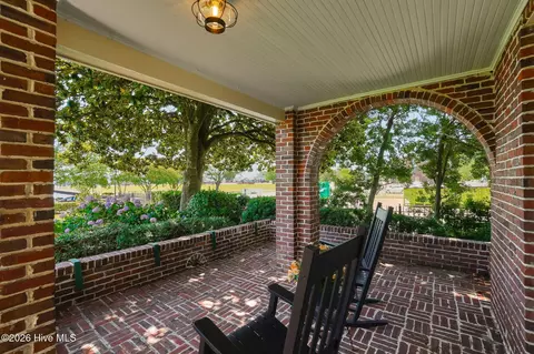 Exterior - 411 E Front St, New Bern, NC 28560 photo 3 of 9