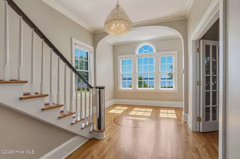 Entry Way - 411 E Front St, New Bern, NC 28560 photo 1 of 5