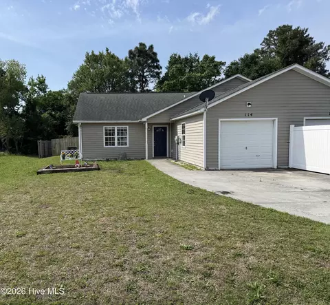 114 Charlton Rd, Hubert, NC 28539