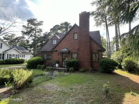 906 Carey Rd, Kinston, NC 28501