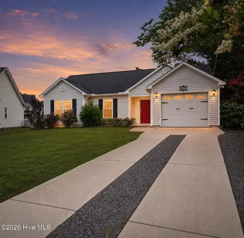 4952 Montserrat Dr, Southport, NC 28461