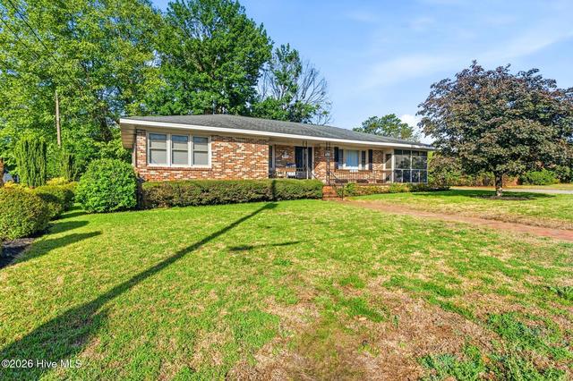 502 Poplar St, Hamlet, NC 28345