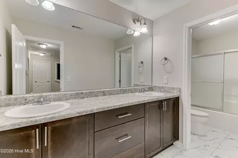 Bath - 2315 Malone Way, Evans, GA 30809 photo 6 of 7