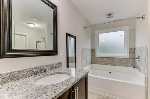 Bath - 2315 Malone Way, Evans, GA 30809 photo 3 of 7
