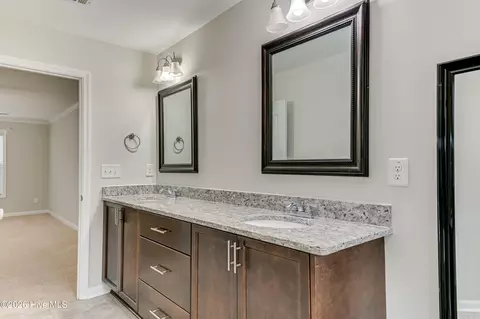 Bath - 2315 Malone Way, Evans, GA 30809 photo 5 of 7