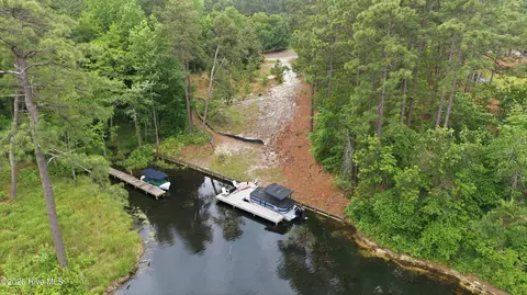 137 Callis Cir, West End, NC 27376
