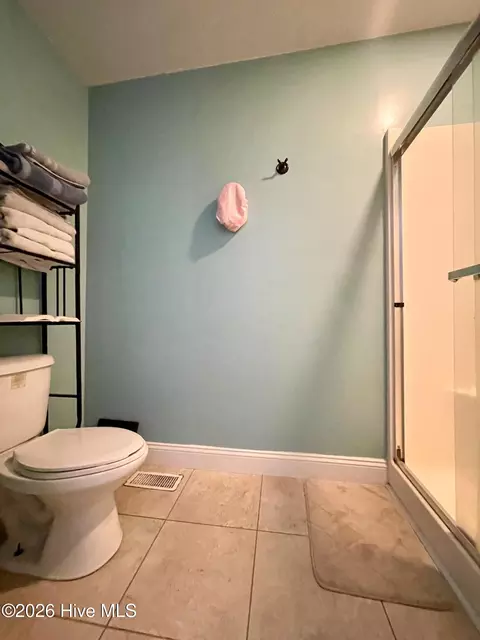Bath - 2088 Meadows Rd, Williamston, NC 27892 photo 3 of 3