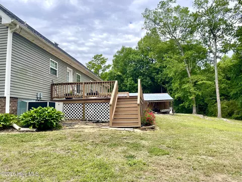 Exterior - 2088 Meadows Rd, Williamston, NC 27892 photo 10 of 15