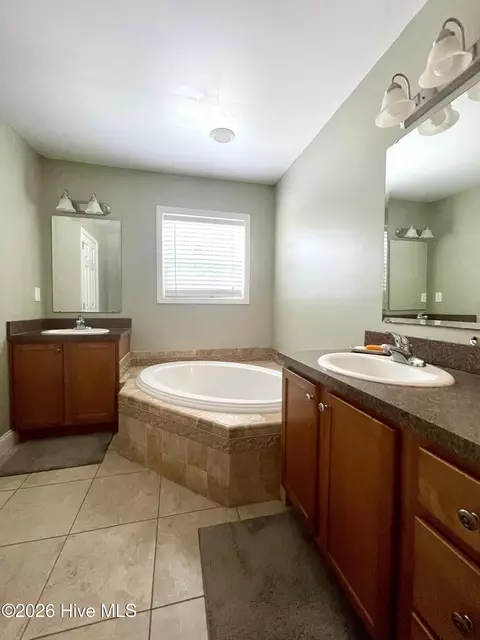 Bath - 2088 Meadows Rd, Williamston, NC 27892 photo 2 of 3
