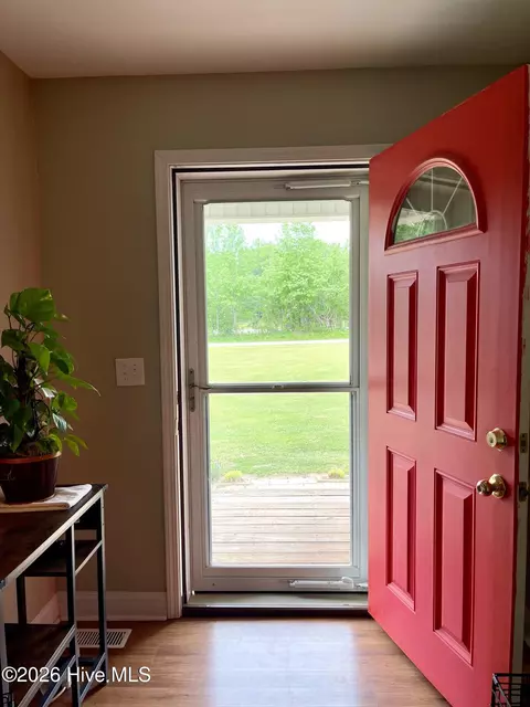 Entry Way - 2088 Meadows Rd, Williamston, NC 27892 photo 1 of 3