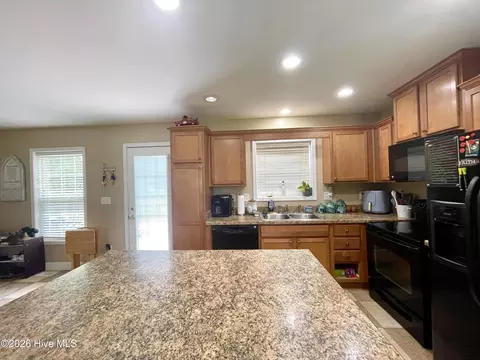 Kitchen - 2088 Meadows Rd, Williamston, NC 27892 photo 5 of 5