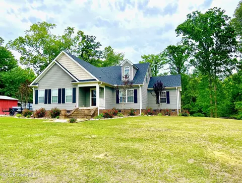 2088 Meadows Rd, Williamston, NC 27892