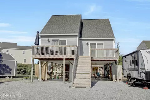 9003-9005 E 9th St, Surf City, NC 28445