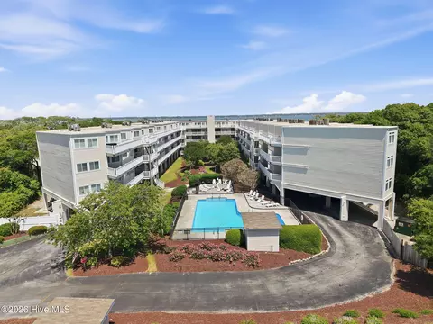 650 Salter Path Rd #214, Pine Knoll Shores, NC 28512