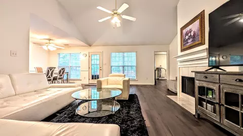 Living - 723 Bradford Ln, Evans, GA 30809 photo 4 of 5