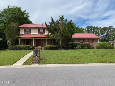 218 Parkwood Dr, Jacksonville, NC 28546