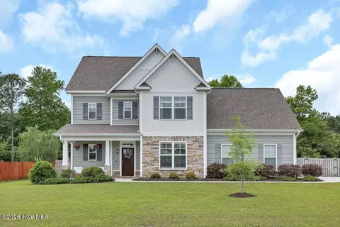 75 Fletcher Ln, Hampstead, NC 28443