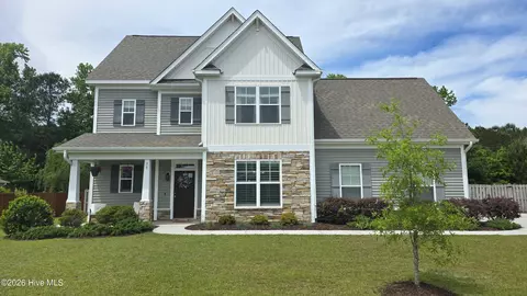 75 Fletcher Ln, Hampstead, NC 28443