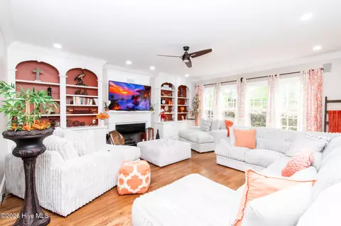 Living - 4135 Hammonds Fry, Evans, GA 30809 photo 1 of 2