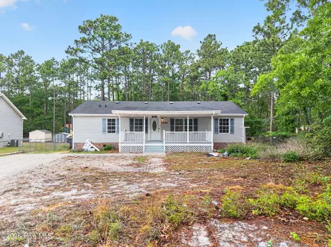 1681 Navaho Rd, Southport, NC 28461