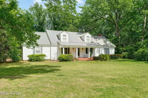 218 N Duplin St, Wallace, NC 28466