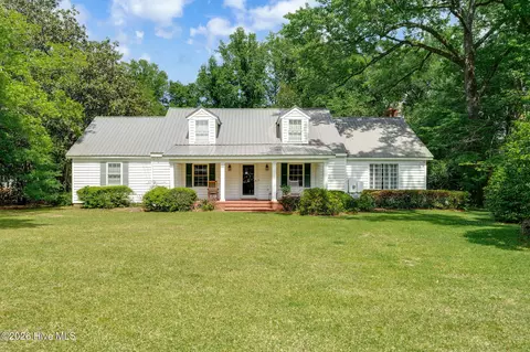 218 N Duplin St, Wallace, NC 28466