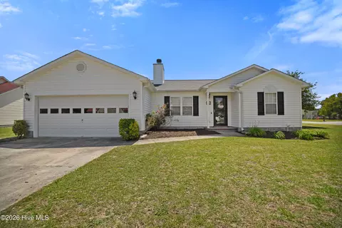 200 Essex Ct, Richlands, NC 28574