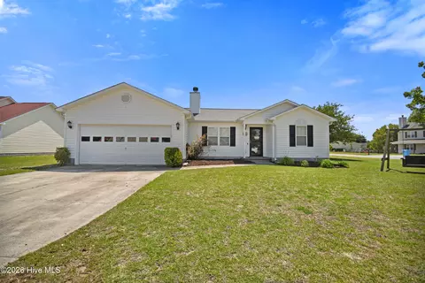 200 Essex Ct, Richlands, NC 28574