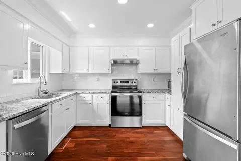 Kitchen - 524 Odum Dr, Hubert, NC 28539 photo 3 of 3