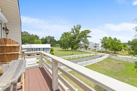 Exterior - 524 Odum Dr, Hubert, NC 28539 photo 5 of 11