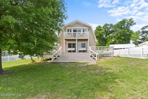 Exterior - 524 Odum Dr, Hubert, NC 28539 photo 1 of 11