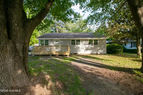 6757 Pitt St, Grifton, NC 28530