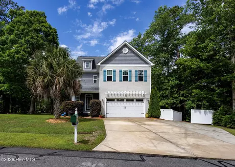 213 Creek View Cir, Sneads Ferry, NC 28460