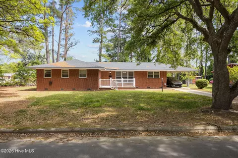 200 Marcellus St, Laurinburg, NC 28352