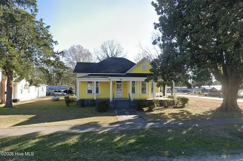 211 Spring St, Lucama, NC 27851