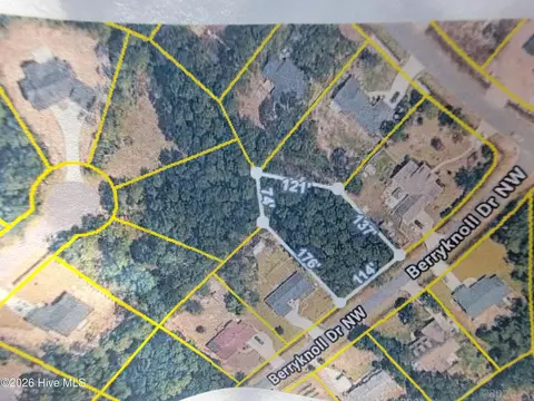 237 Berryknoll Dr NW, Calabash, NC 28467