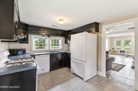 Kitchen - 18791 Us Hwy 421, Willard, NC 28478 photo 2 of 2