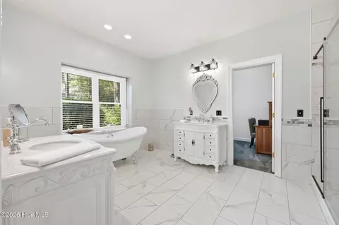 Bath - 44 Kilberry Dr, Pinehurst, NC 28374 photo 2 of 7
