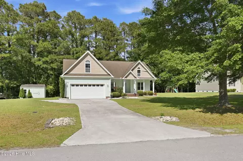302 Coldwater Dr, Swansboro, NC 28584