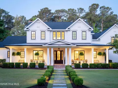910 Johns Orchard Ln, Wilmington, NC 28411