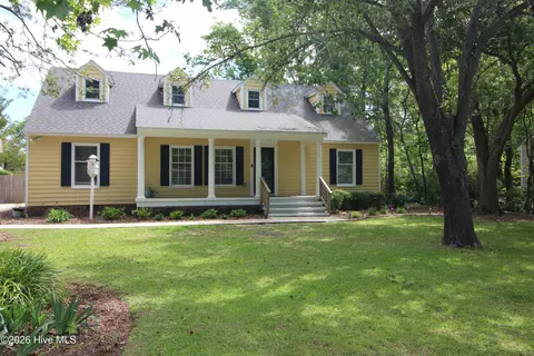 105 Taylor Ln, Morehead City, NC 28557